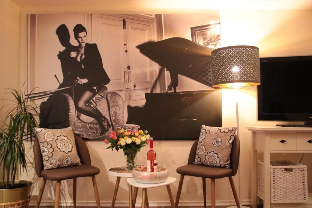Eva Twin Apartments Bucarest Esterno foto