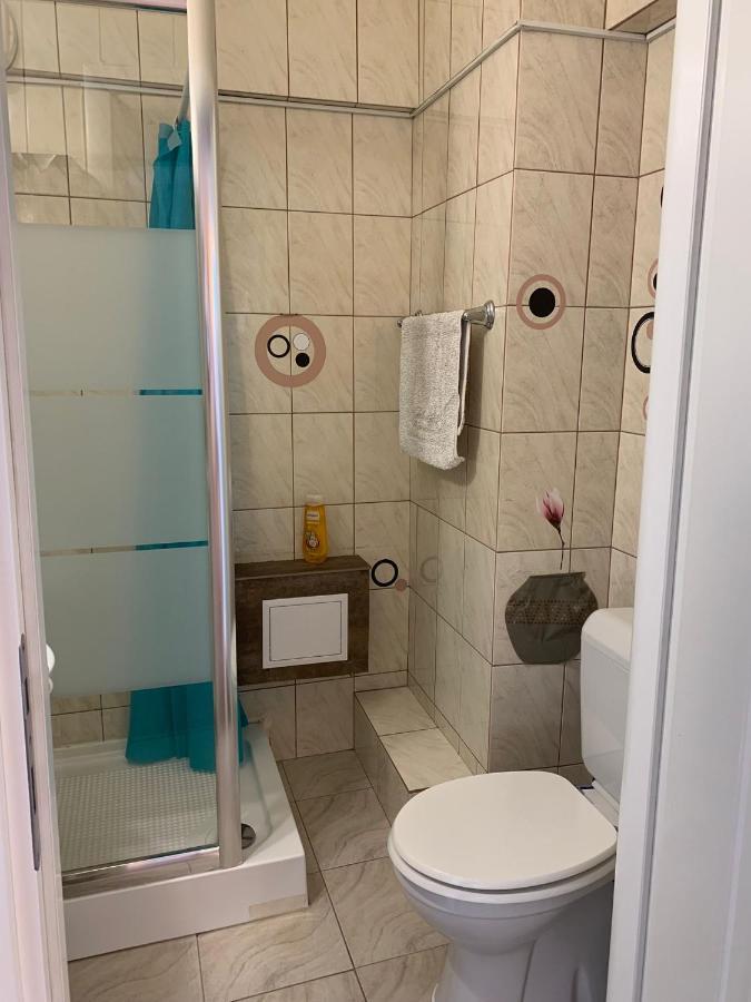 Eva Twin Apartments Bucarest Esterno foto