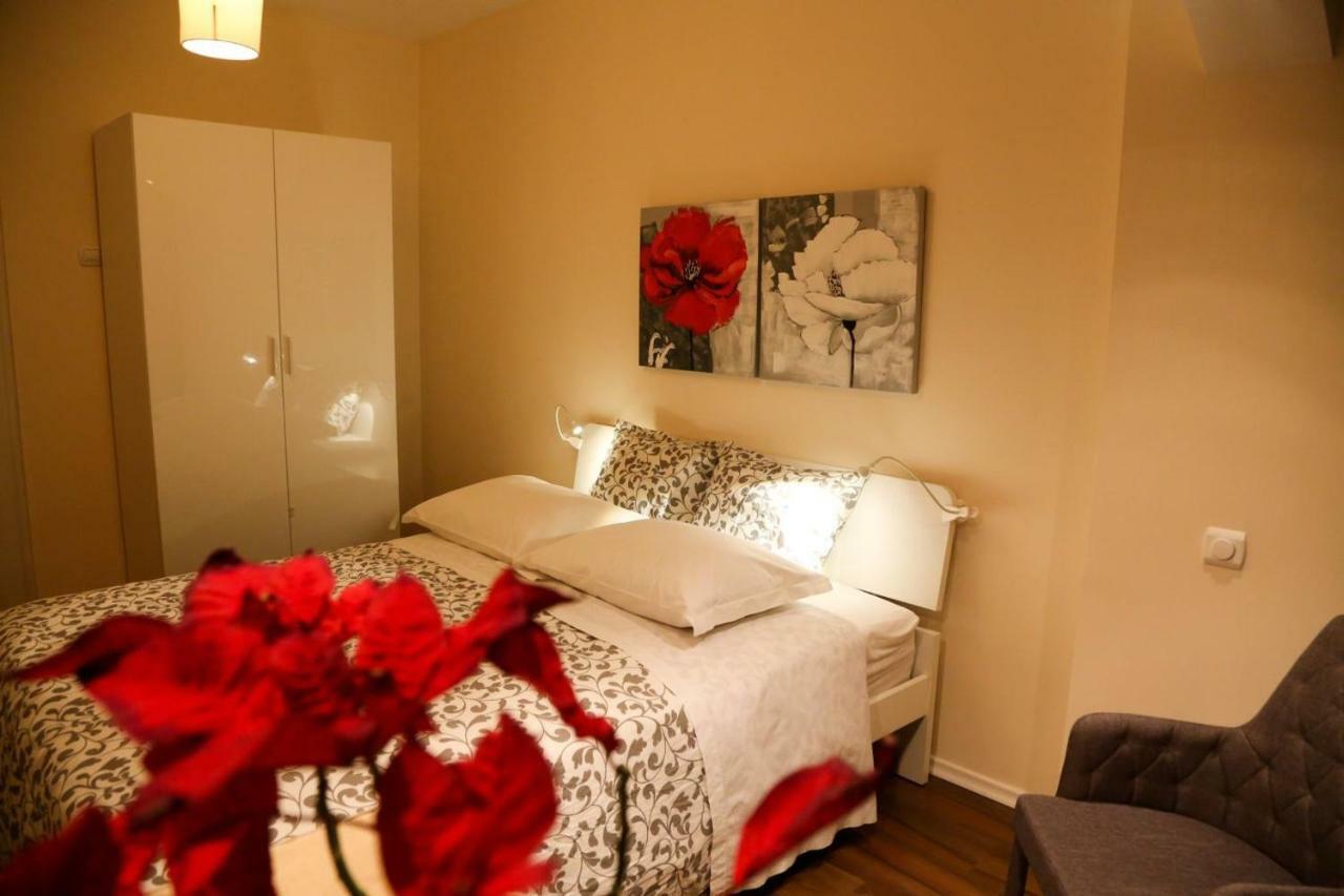 Eva Twin Apartments Bucarest Esterno foto