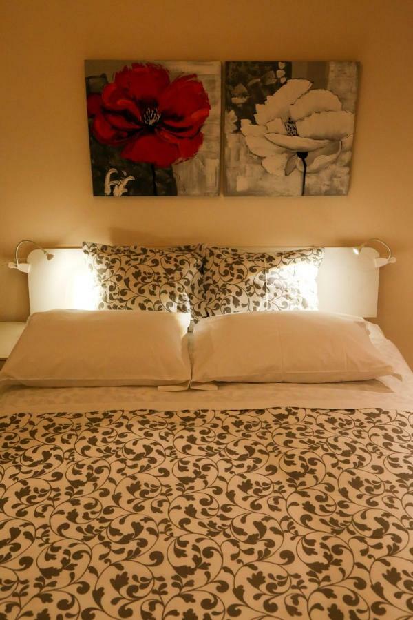 Eva Twin Apartments Bucarest Esterno foto